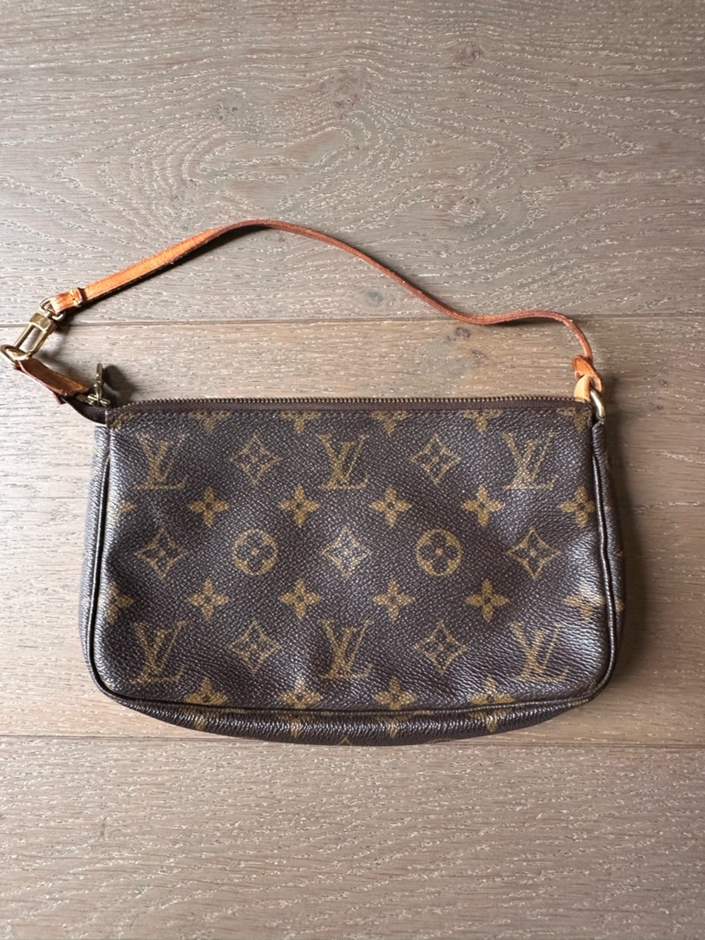 Louis Vuitton Pochette Accessoires Monogram Canvas Vintage Shoulder Bag - Picture 2 of 7